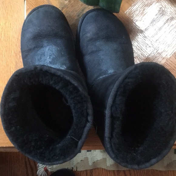 Short black uggs - Picture 4 of 4